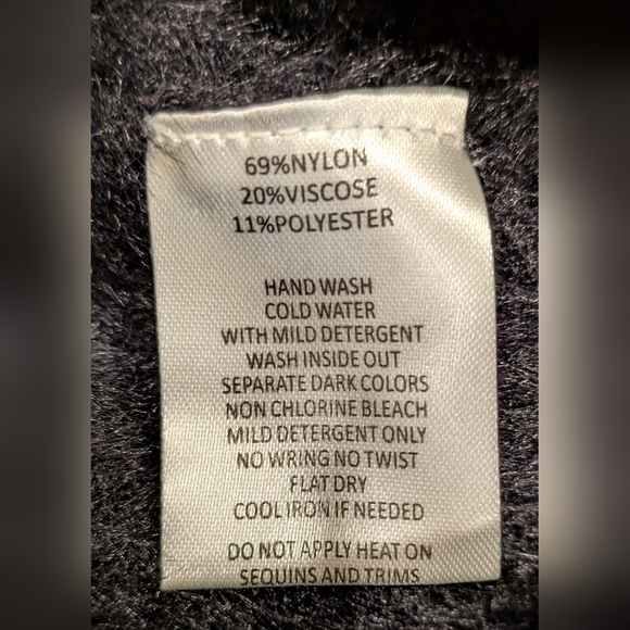 NWT ... Hannah Banana Tween( Size 16) Fuzzy Heart Sweater - Picture 6 of 6